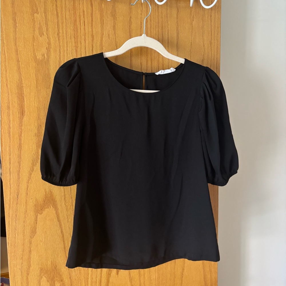 Elodie Black Keyhole Back Short Sleeve Blouse